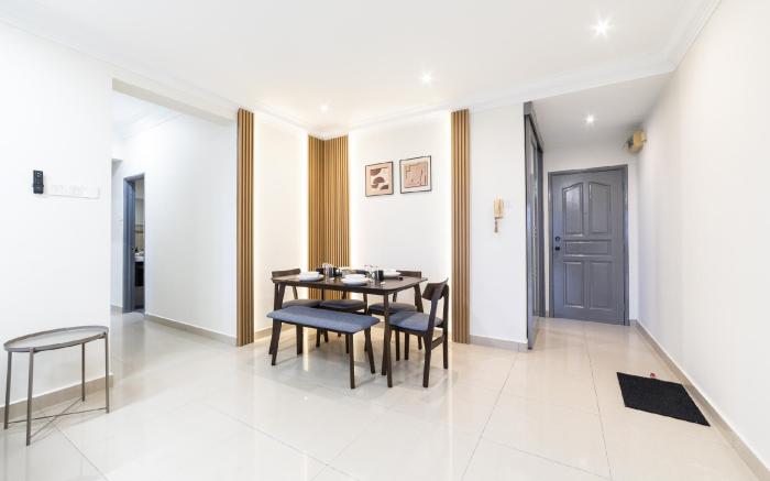 Royal Domain 6pax near Publika by Sleepy Bear