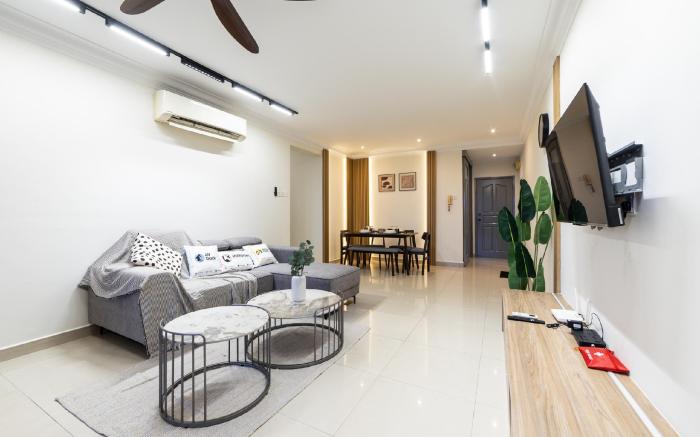 Royal Domain 6pax near Publika by Sleepy Bear