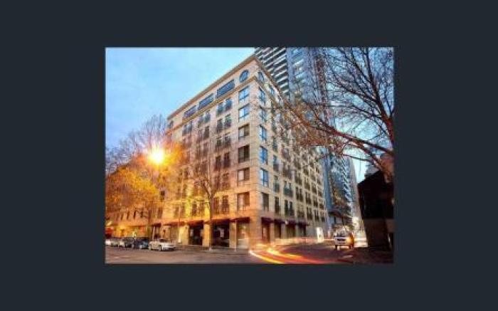 Minimalist 2-Bed, 2-Bath Apartment - Free Parking