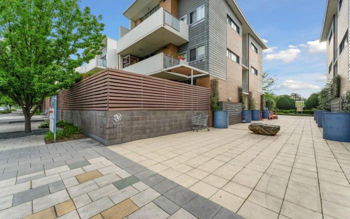 Tranquil 1-Bed Apartment with Courtyard, Pool, BBQ