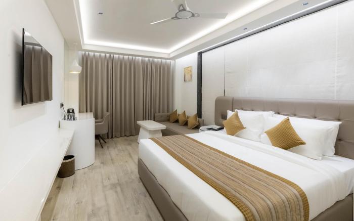 Emerald Luxe (A Boutique Hotel)