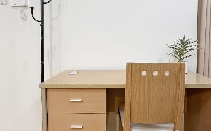 2-Bed City Apartment with Gym & Pool Access