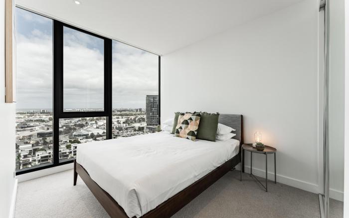 2-Bed with Harbour Views & Outstanding Amenities