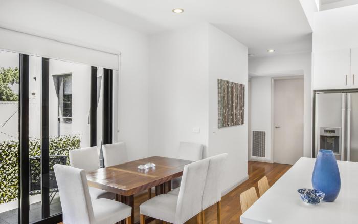 2-Bed Apartment with Parking & Balcony Near Trains