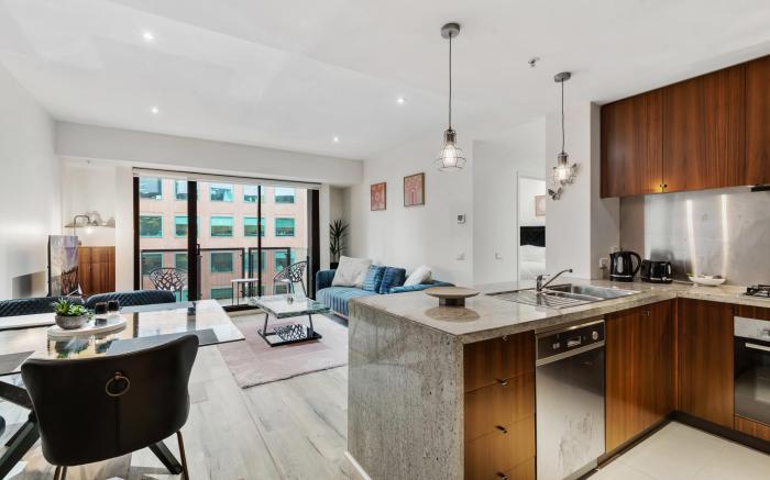 Central Southbank 1-Bed Apartment