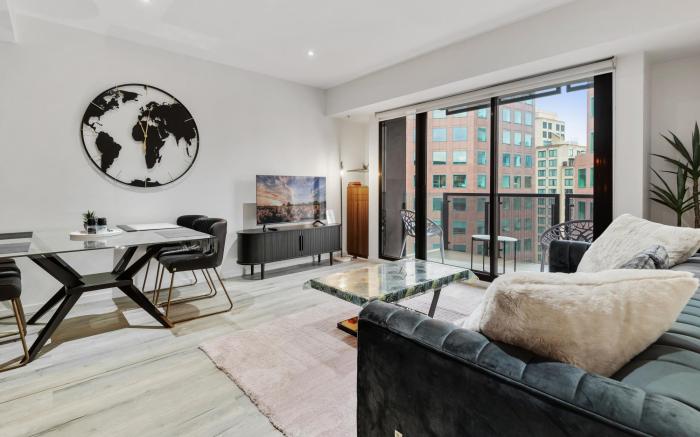 Central Southbank 1-Bed Apartment