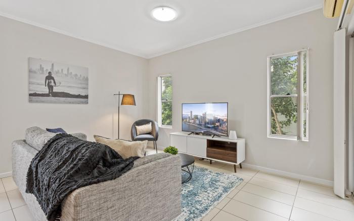 Central Cosy 2-Bed with Pool and near QUT & CBD
