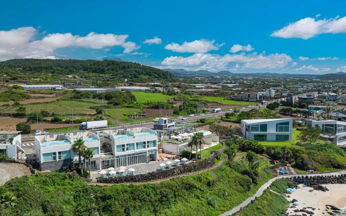 Aewol the Sunset Pool Villa Resort