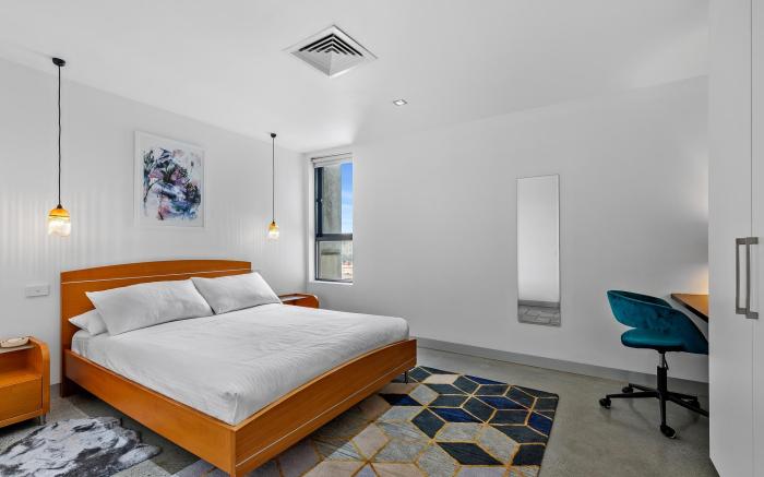 Vibrant 2-Bed Apartment Near St Kilda Beach