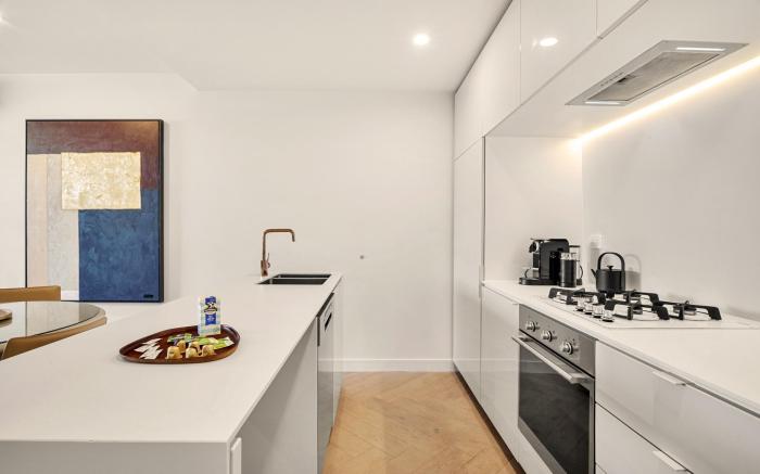 Bright 2-Bed Apartment in Fitzroy’s Heart