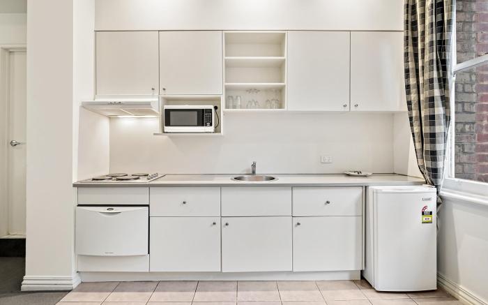 Inner-City Studio – Walk to Everything!