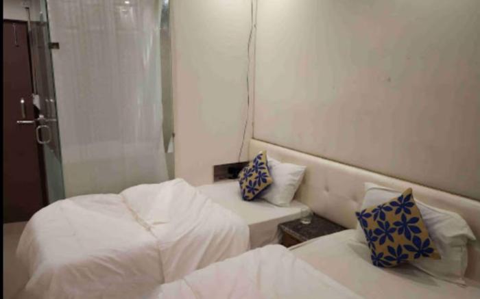 Hotel Brijwasi Palace