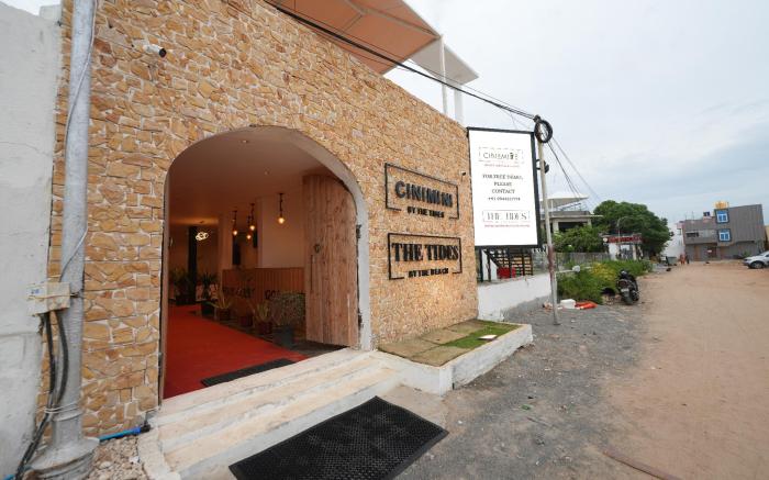 The Tides By the Beach