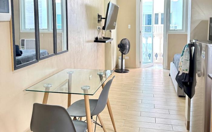 Cozy Modern PoolView/with netflix