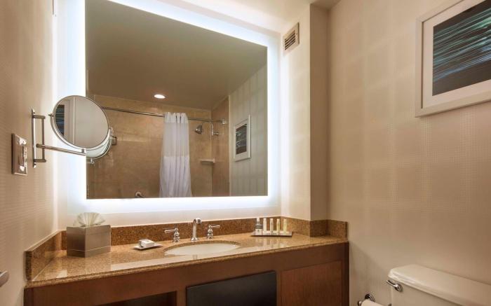 DoubleTree by Hilton Newark - Fremont