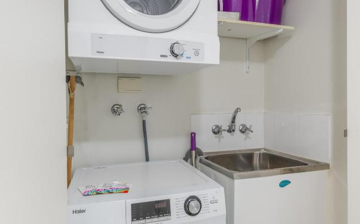 Luxe 2-Bed Apartment with River Views Near Casino