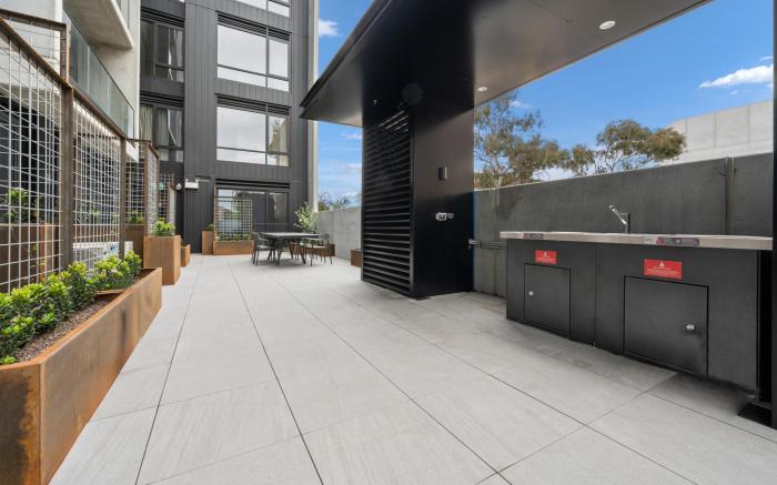 Unwind in Elegance: Your Perfect Braddon Apartment