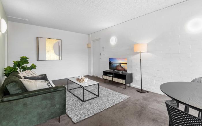 Sublime 1-Bed Apartment by Royal Park