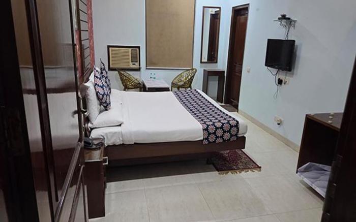 FabHotel Pooja Residency