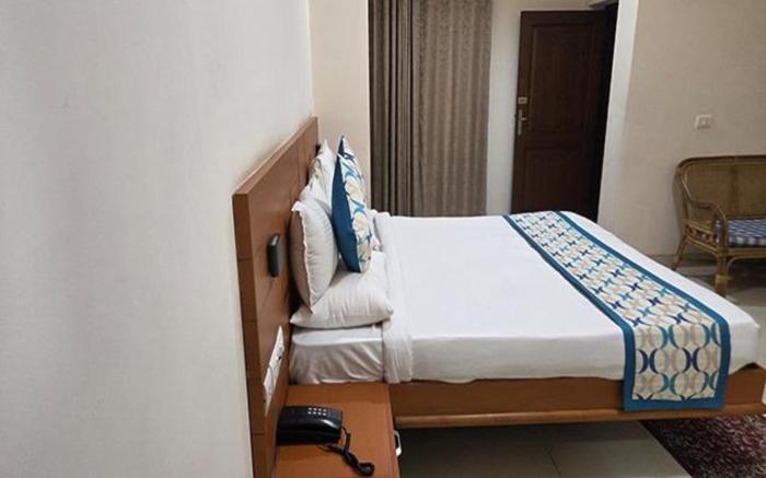 FabHotel Pooja Residency