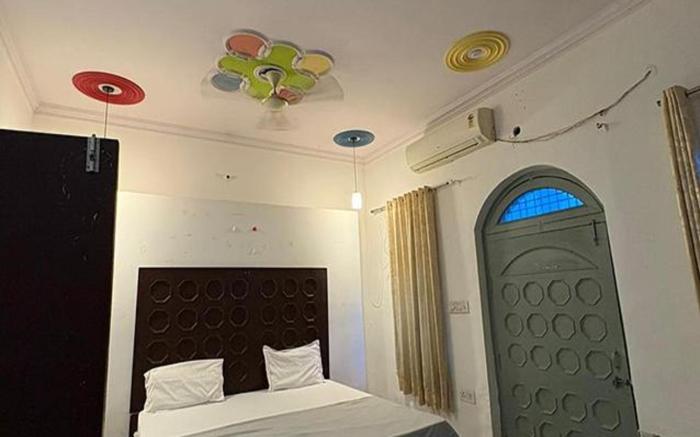 FabHotel Pink Haveli