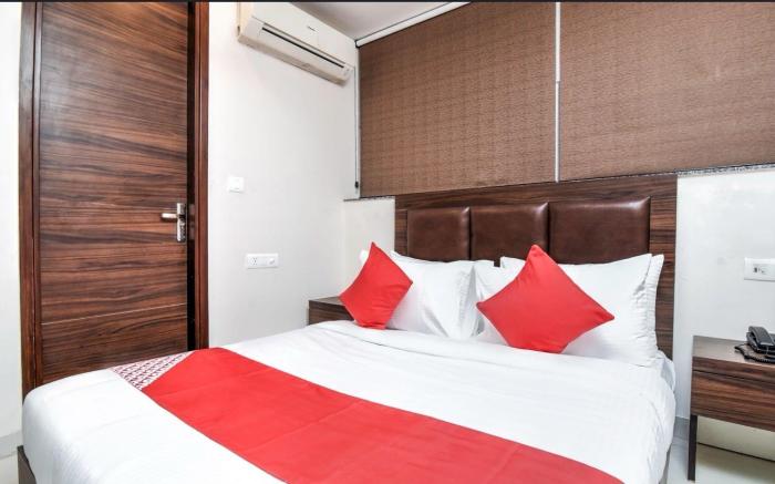 Hotel O Delhi Technological University Formerly De