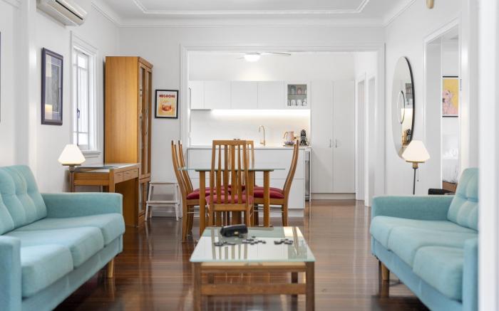 Spacious Family Home with Garden in Quiet Suburb