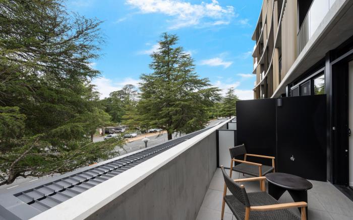 Immaculate Braddon Studio with Accessible Bathroom