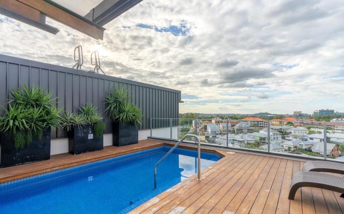 Best Location 2-Bed with Gym, Pool 7-min From CBD