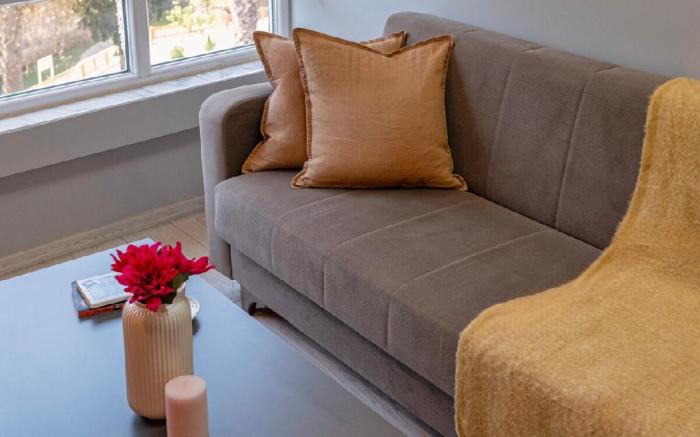 Bright Amber Flat Near Beach Old Town Free Wifi