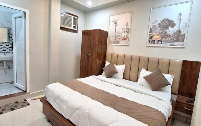 Illam by the Ghat near the Kashi Vishwnath temple