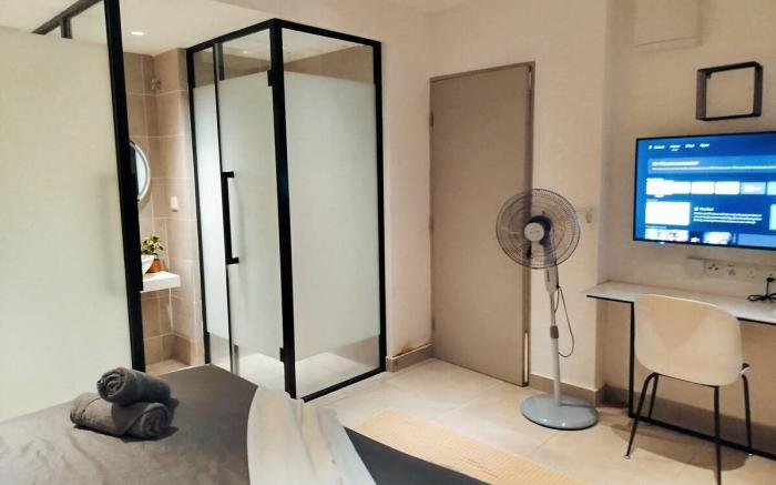 Cozy Queen Studio by ComfyAsia