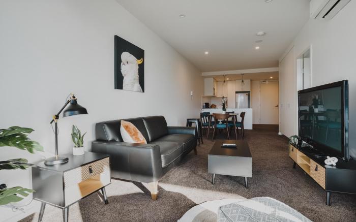 Central 1-Bed with Balcony, Rooftop BBQ & Parking