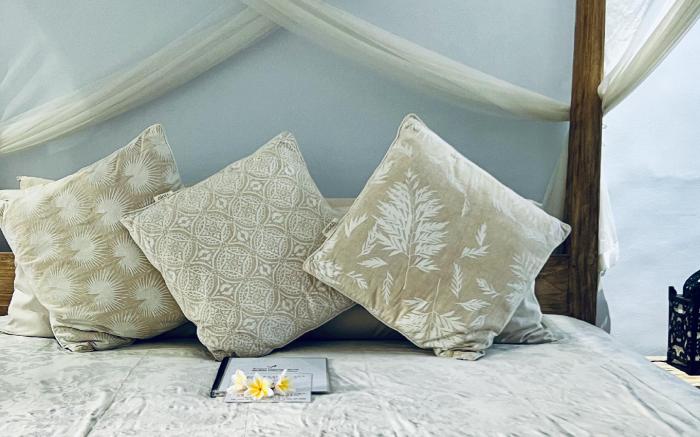 Angel House Ubud Eco Villa. Sandat Room pool view