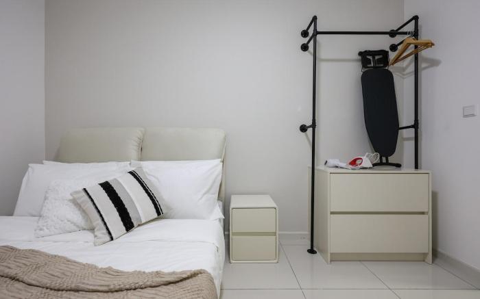 Golden Glow Bedroom @ KLCC by Nexx Field