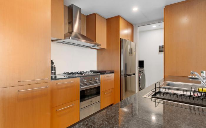 2-Bed, 500m From The Beach with Pool, Gym & Saun