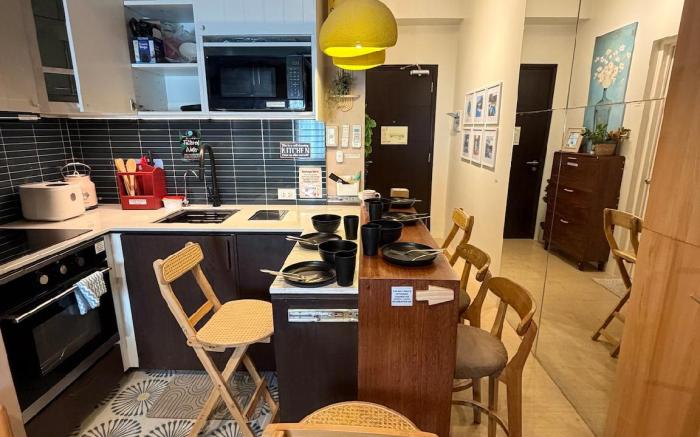 Chic Studio at Avida Aspira CDO - Sleeps 5!