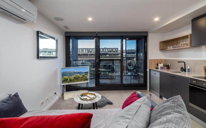 Modern 1-Bed Apartment With Pool And Sauna