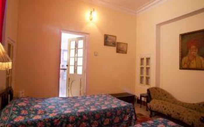 Roop Niwas Kothi Hotel