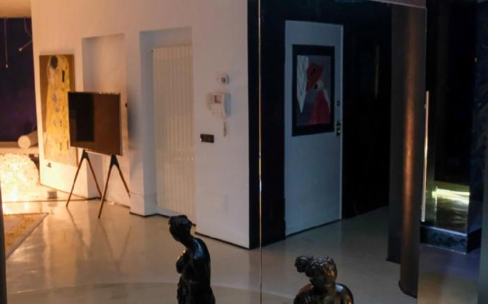 Vip garden jacuzzi seaview in  hearth of downtown