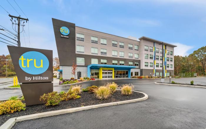 Tru by Hilton Brockton