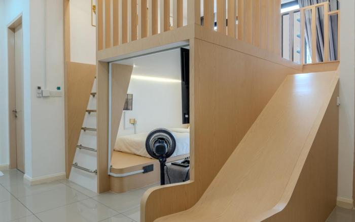 D'Pristine Kid Slide | 5 Pax | 5 min walk Legoland