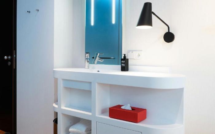 citizenM Schiphol Airport