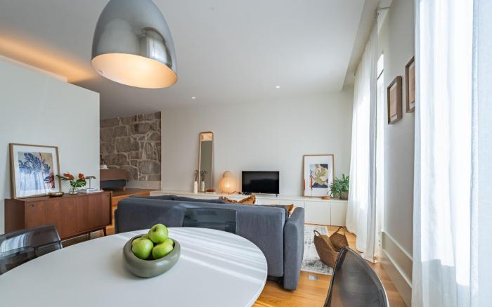 Nomad's Lux - 1BD The Comfort Square in Porto