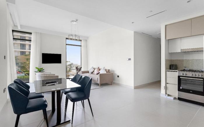 Elegant Beachfront Stay in Marina Vista Tower 2