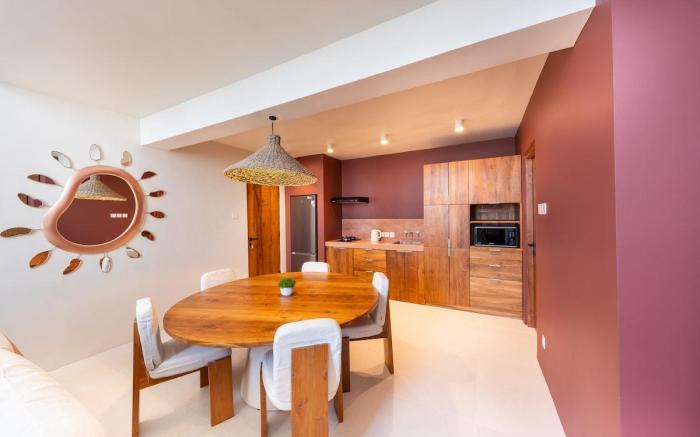 Gate 11 Mezzanine Apt 2 • Brand new