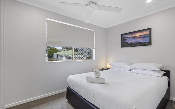 Charming 3-bed Apartment near Local Shops