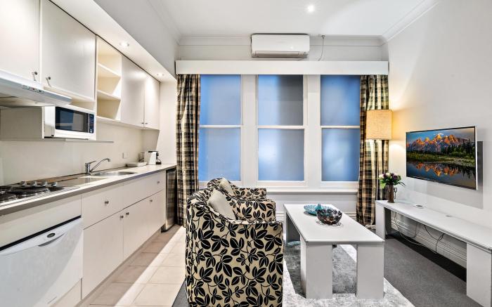 Melbourne CBD 1-Bed with A/C Close to Theatres