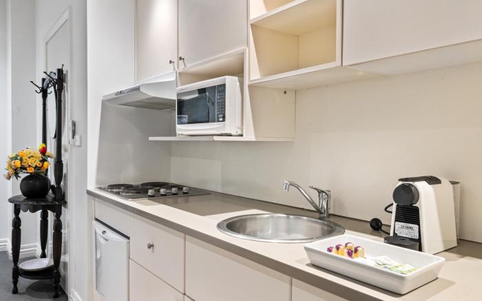 Melbourne CBD 1-Bed with A/C Close to Theatres