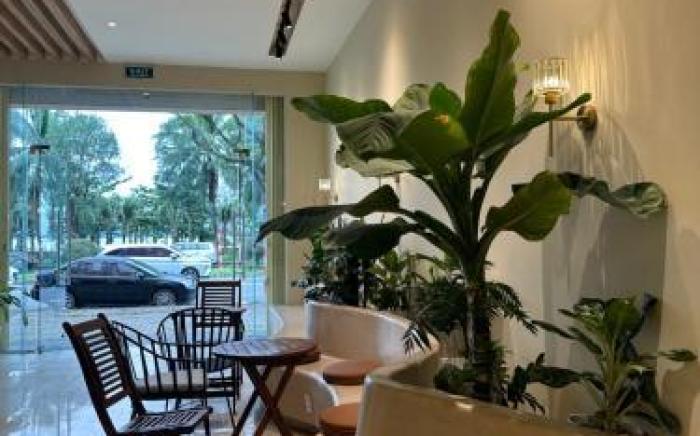 Aura Beachfront Hotel Apartment